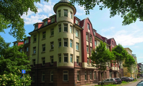 1998 erwarb die Wichern Baugesellschaft die historischen Wohnhäuser Am kleinen Kanal/Vogelhüttendeich in Wilhelmsburg.